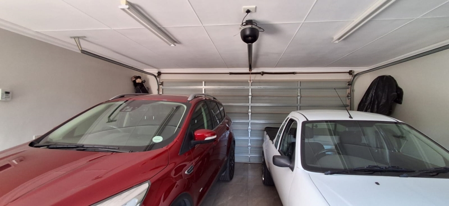 2 Bedroom Property for Sale in Hartenbos Landgoed Western Cape